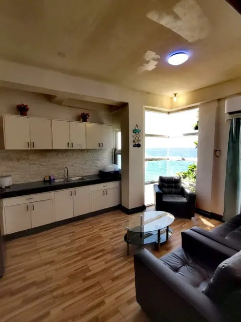 Oceanaire Luxury 2 Bedroom Condo On The Beach - Image 1