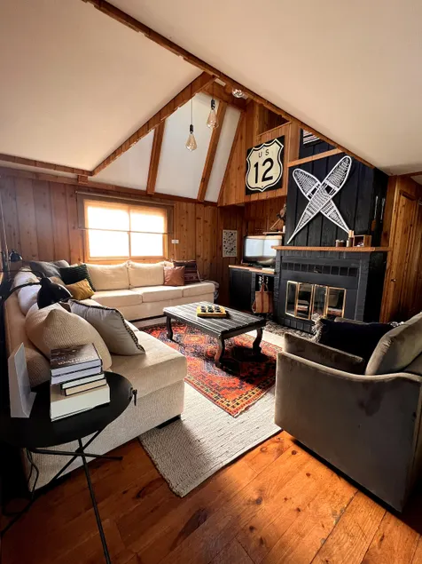 Lakefront Lodge w/ Hot Tub, Sauna, Fireplace - Image 1
