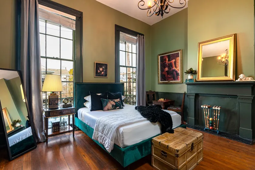 NOLA Charm in 1820s Mansion | Balcony + Prime Spot - Image 1
