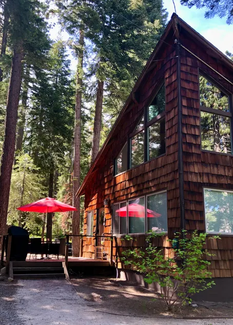 LOCATION! - PETS -  FAST WIFI -  CLOSE TO SKI/BEACH - PELOTON BIKE! - Image 1
