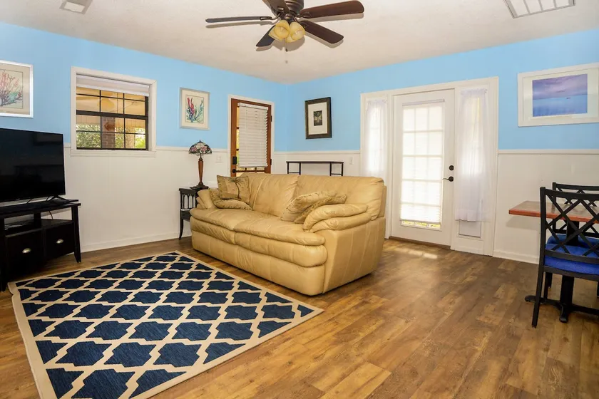 Pet-Friendly Retreat by the River - Image 1