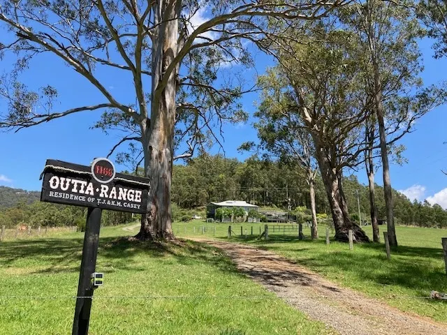Hunter Valley - ”Outta Range” Rural Cabin - Image 1