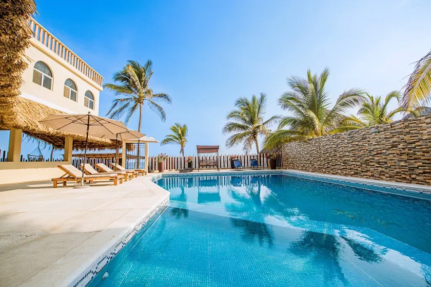 Sammy's Beach House - Image 1