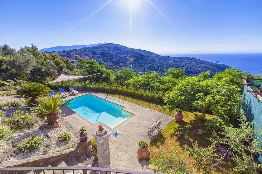 Beautiful Villa with Private Pool and Garden - Image 1