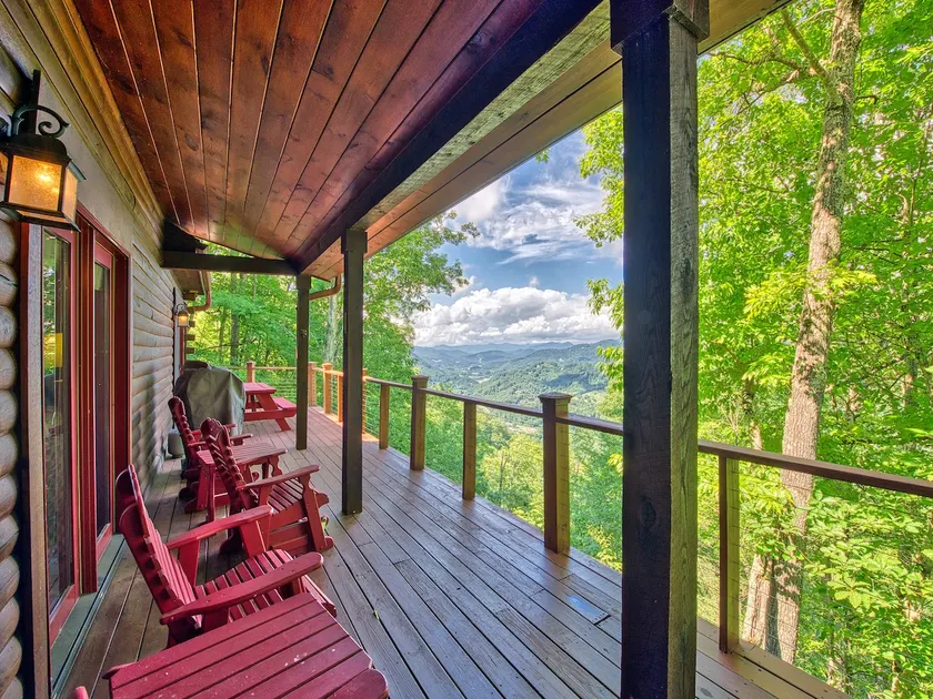 Sky Cabin, Amazing Smoky Mountains Views, HGTV - Image 1