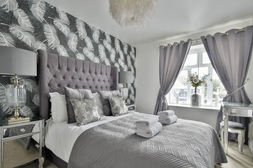 Luxury 2 bed Apartment - Image 1