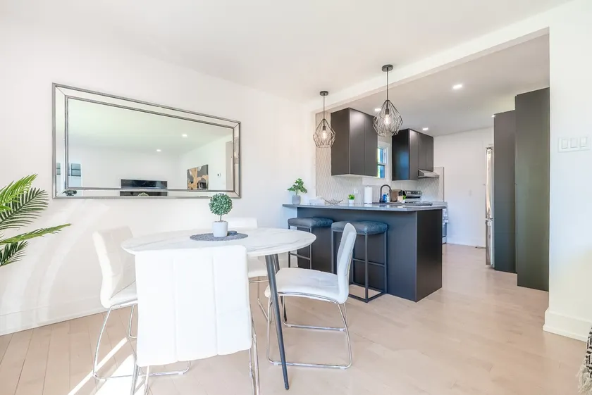 5BR Home in Nepean Ottawa - Image 1