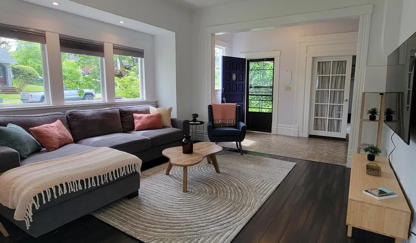 NEW! Magnolia Street Guest House. Walk everywhere. - Image 1