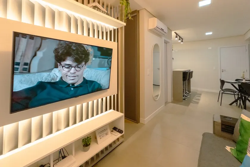 Sophisticated Apartment Close to Everything JR1304 - Image 1
