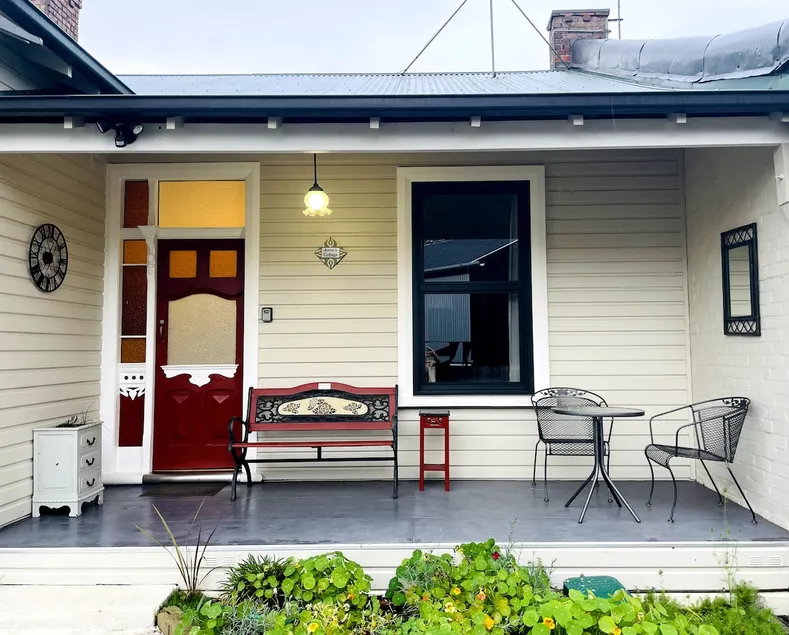 Delightful city-fringe stay - Image 1