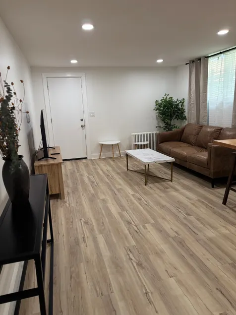 Pet friendly, Clean & Central Location (nurse wel) - Image 1