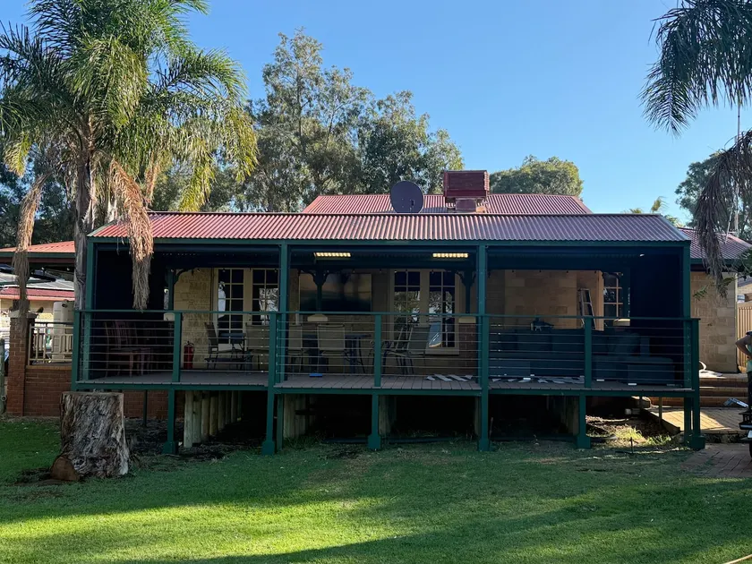 Waters Edge Retreat - Image 1