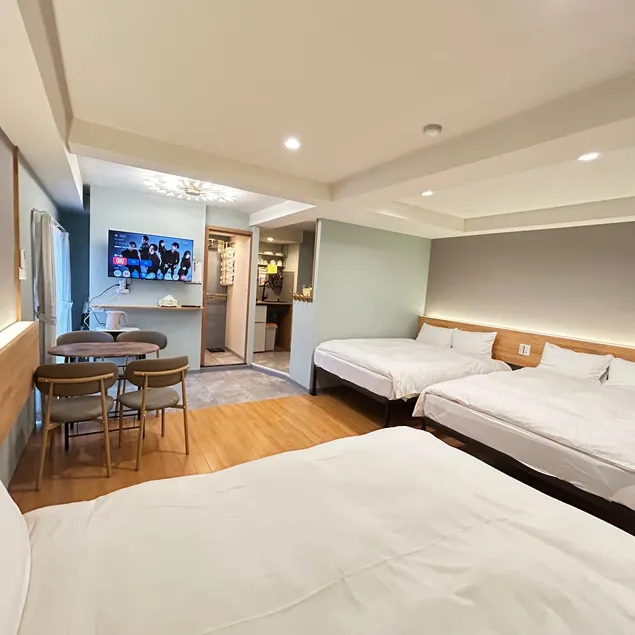 Hotel Aaron, Daisho Station Mae, 1 minute from Daisho Station, deluxe apartment - Image 1