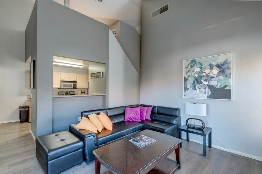 Modern condo near Vegas Strip - Image 1