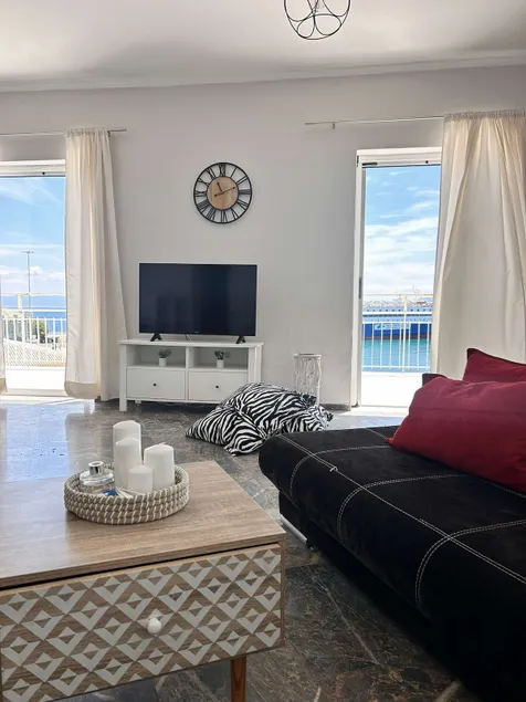 Harbor View retreat - Image 1