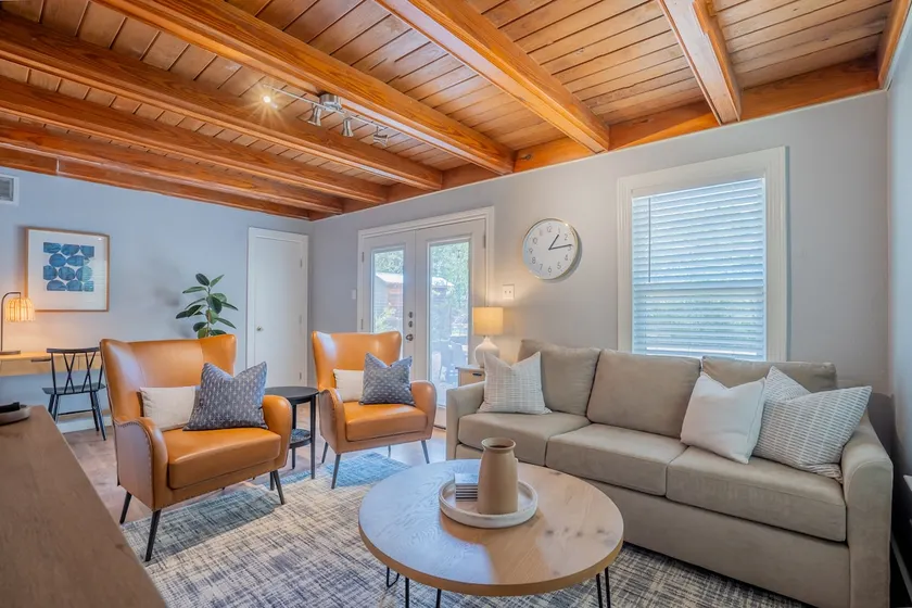 Cozy 2BR Bungalow in Heart of ATX - Image 1