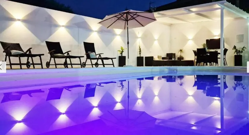 Villa Lounge Paradise - Image 1