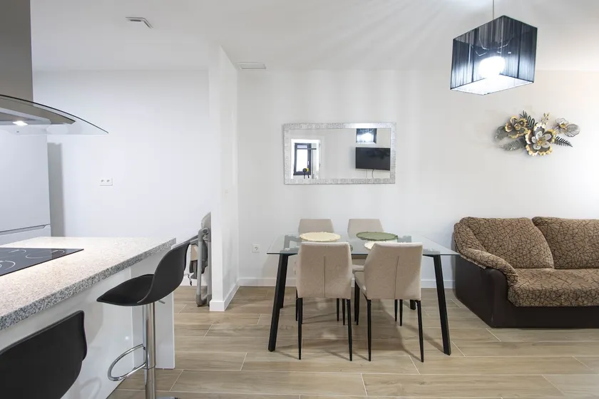 New stylish accommodation in Armilla next to the Metro - Image 1