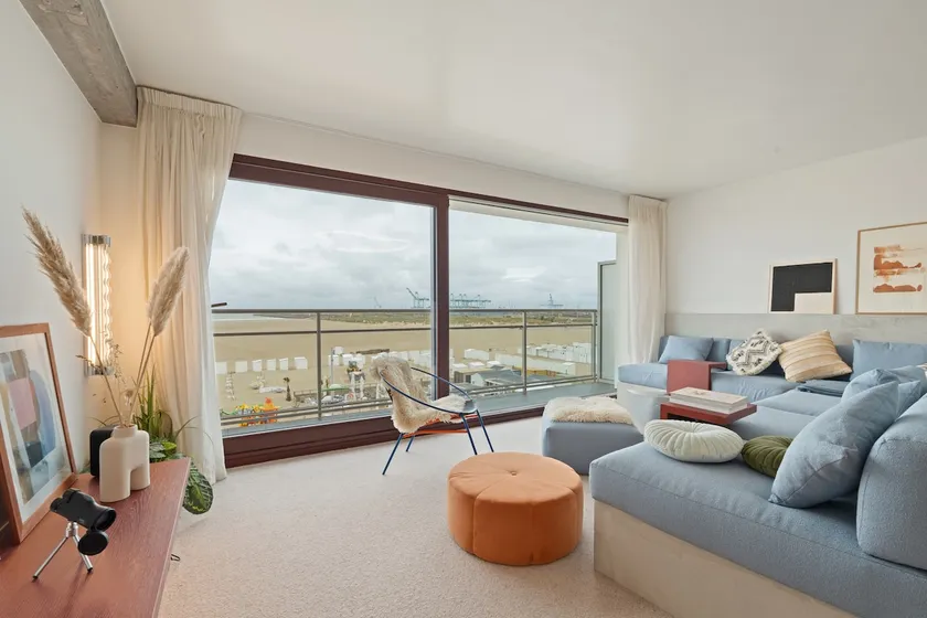 Simona Boutique App – Architecture & Ocean View - Image 1