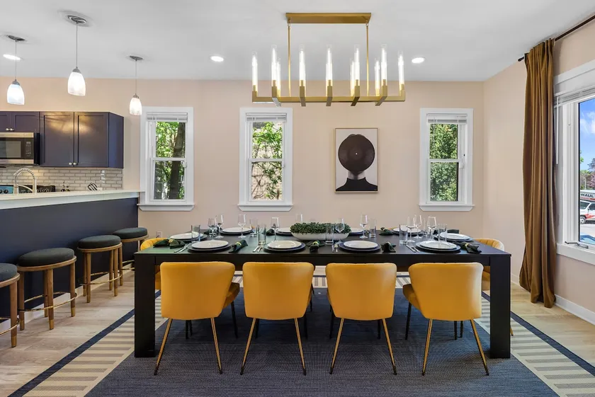 The Fancy Fox• Perfect for large groups+families! - Image 1