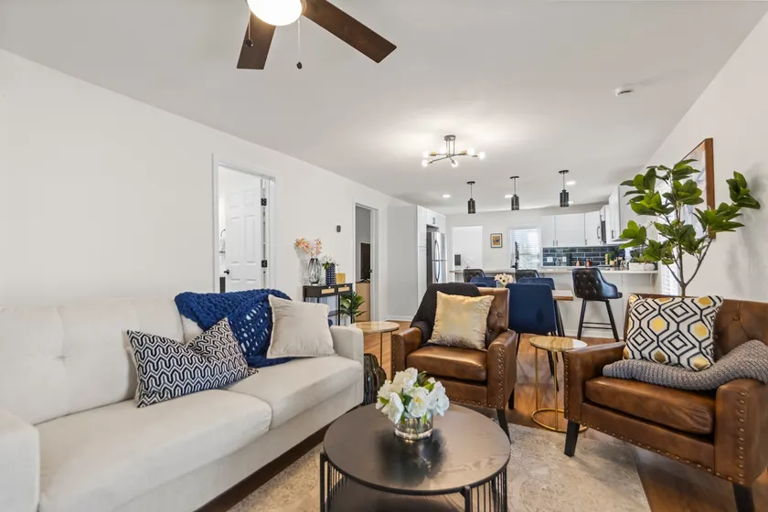 Your HOME when you're in Benton! - Image 1
