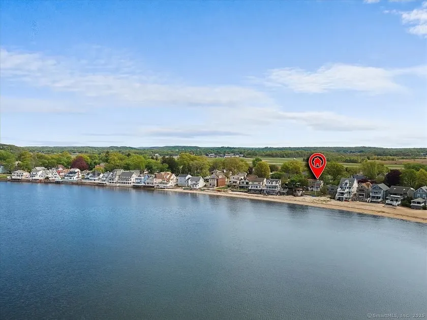 Cozy Beachfront Apartment - 6 min Yale/Downtown - Image 1