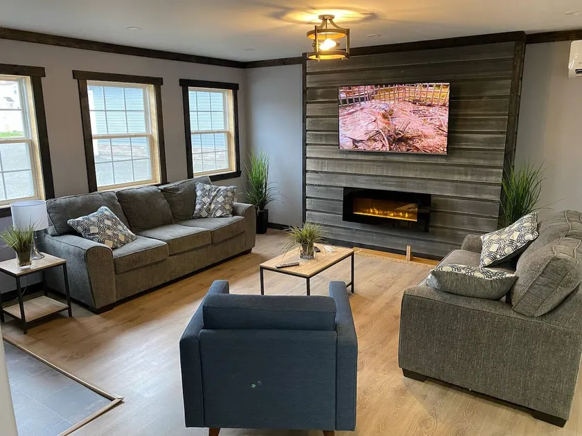 Cozy 2 Bedroom Bungalow - Image 1