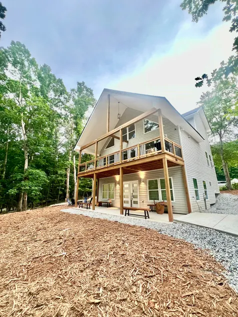 Hopewood Retreat in Lake Hartwell - Image 1