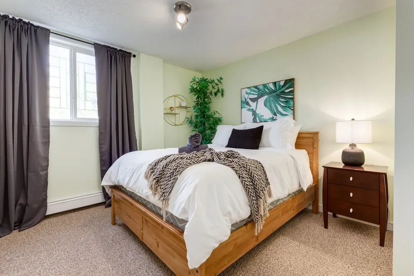 ”Sage” 1 Bdrm in Crescent Heights! - Image 1