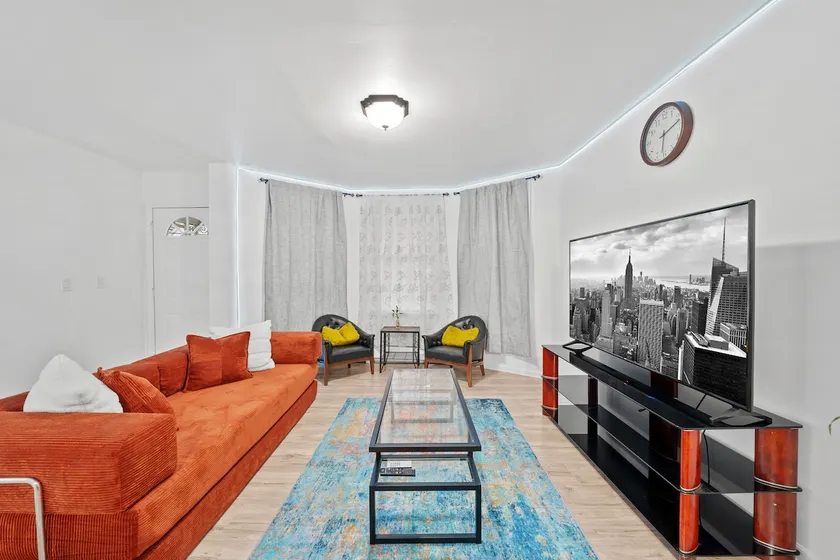 The Hudson Loft | 1 min to NYC Train | Sleeps 8+ - Image 1