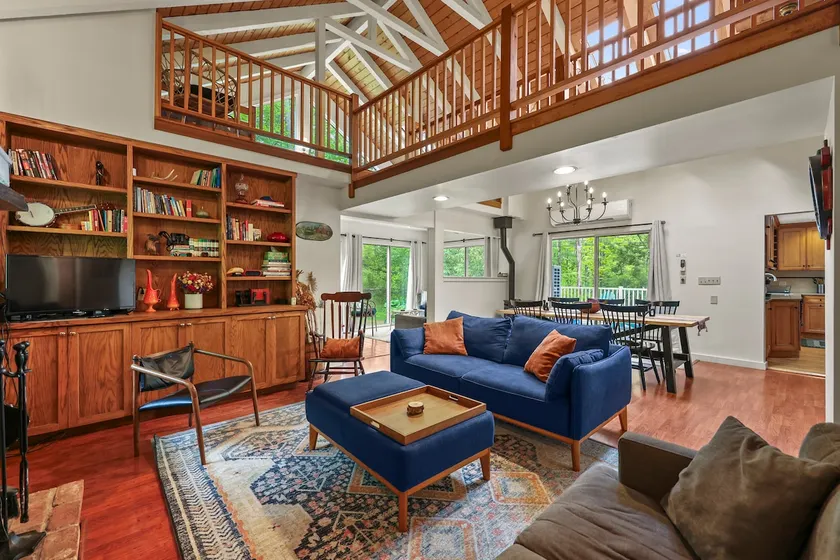 Pixley Forest | 15 Mins To Tanglewood • Fireplace - Image 1