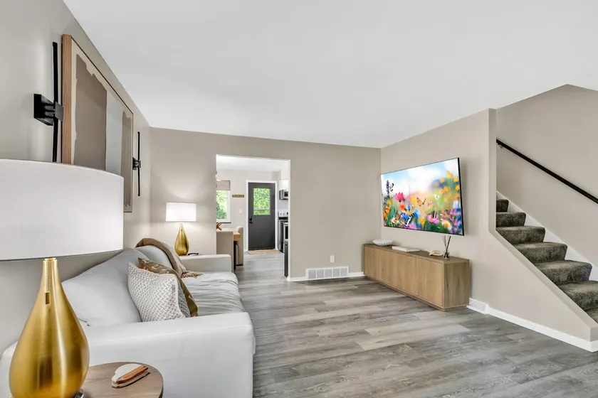 Quiet Furnished Townhome -Canton - Image 1