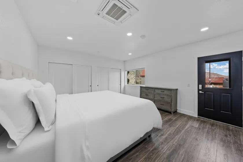 The Shore Suite - Image 1
