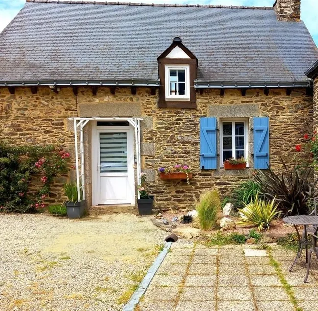 Gites Les Ty Bigoudenes: Pink Cottage - Image 1