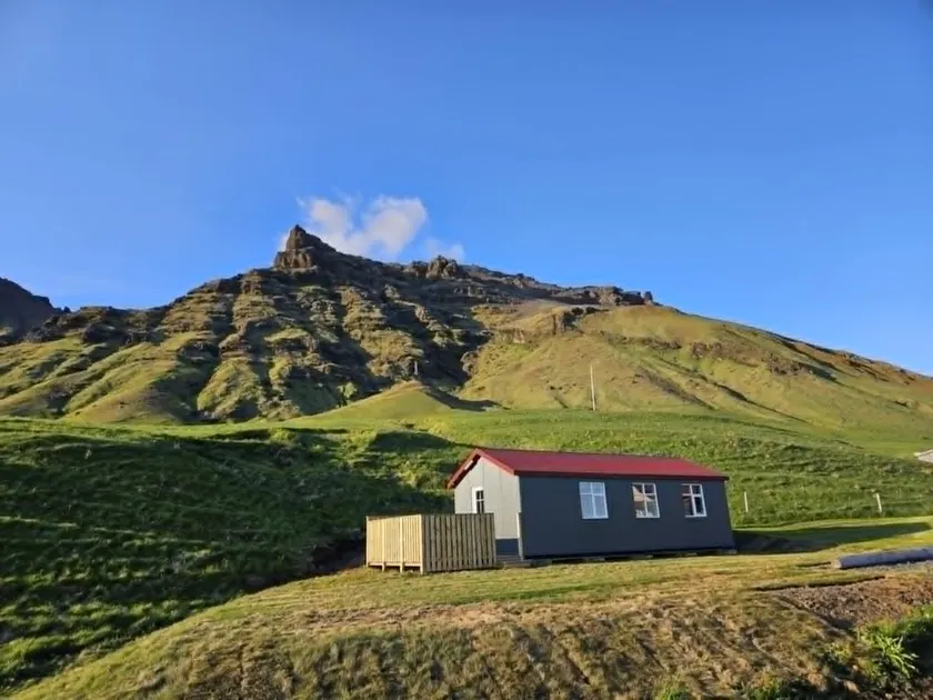 Mountain Cabin near Skógafoss - Image 1
