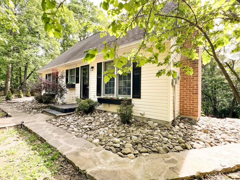 Ridgetop Retreat-Dog Friendly-Clean-Comfortable! - Image 1