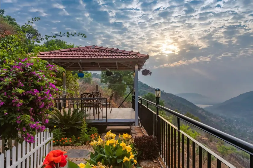 Villa in Panchgani | Verandah by the Valley - Image 1