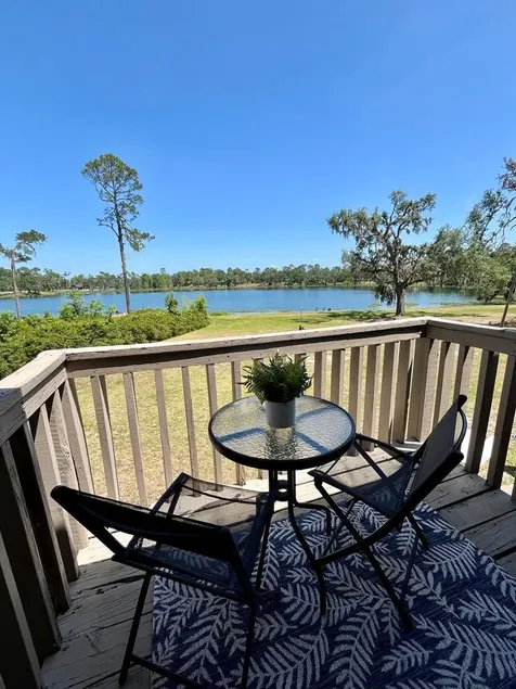Lake it Easy-lakefront condo w/Balcony & views! - Image 1