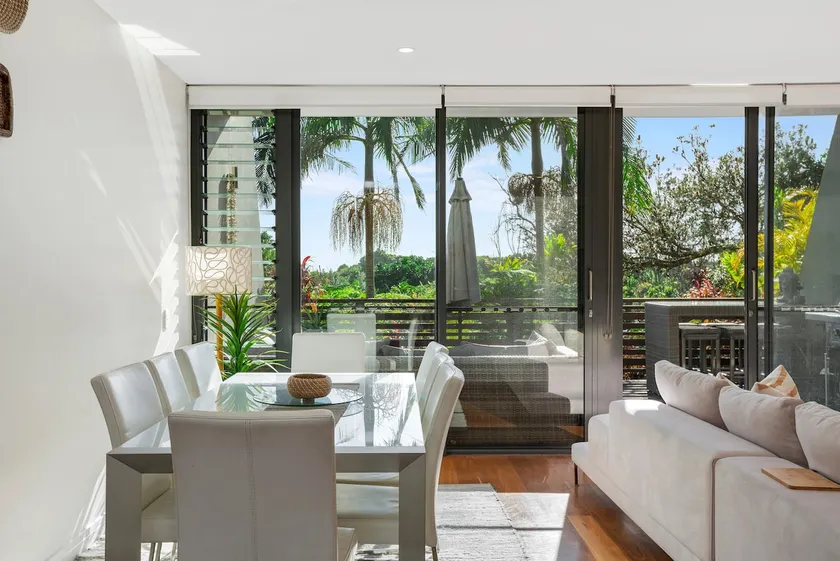 Kiah Bliss - 3 Bedroom Sanctuary on Belongil Beach - Image 1