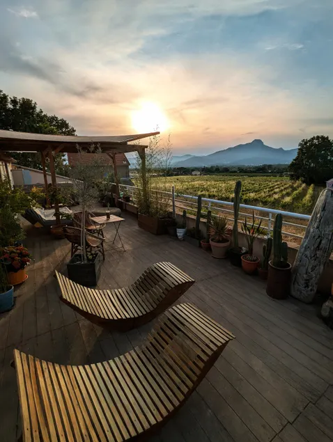 Quiet upper floor of a villa – 10 min to the beaches – mountain view - Image 1