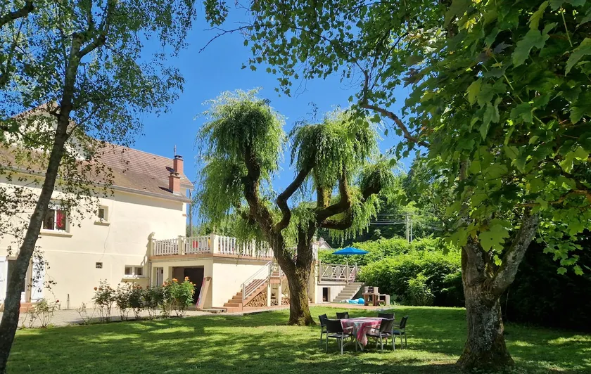 The charms of Burgundy - Image 1