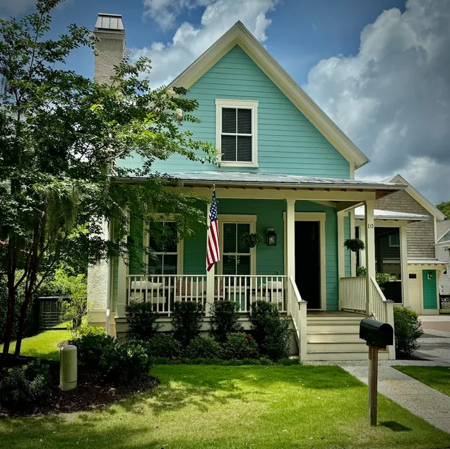 Wharf Street Coastal Escape - 3BR Old Town Luxury - Image 1