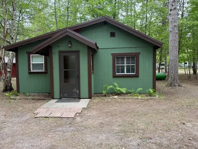 Rustic Cabin 2 - Vagabond Resort - Image 1