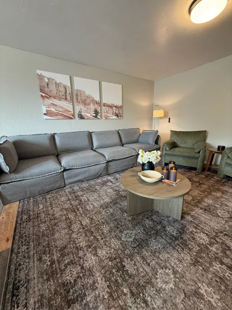 Historic Main Street Apartment B - Image 1