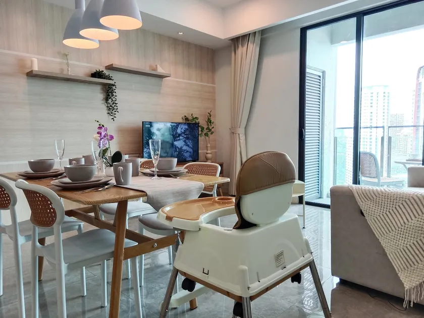 Ooak Suites Mont Kiara Mall 163 Babycot 4 Pax - Image 1