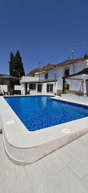 House & apartment with private pool and games room - Image 1