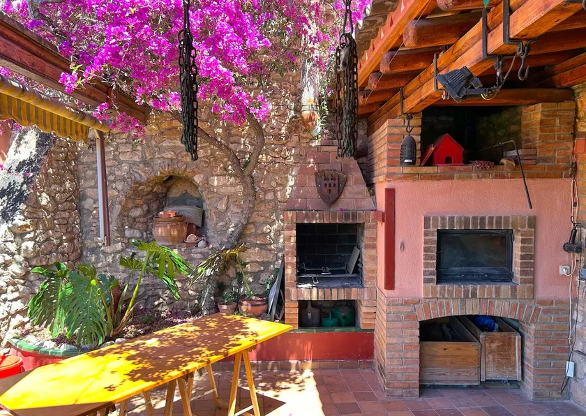 Farmhouse, Garden, Barbecue, Ping Pong, Fireplaces - Image 1