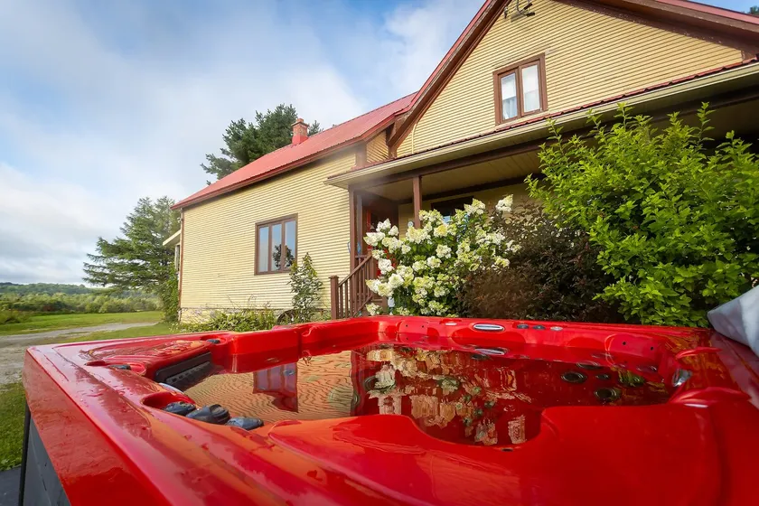 Country house in nature - Image 1