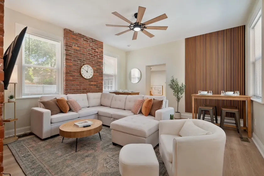 Upscale, Chic Shadyside 3Bed2Bath~2 Parking Spots! - Image 1