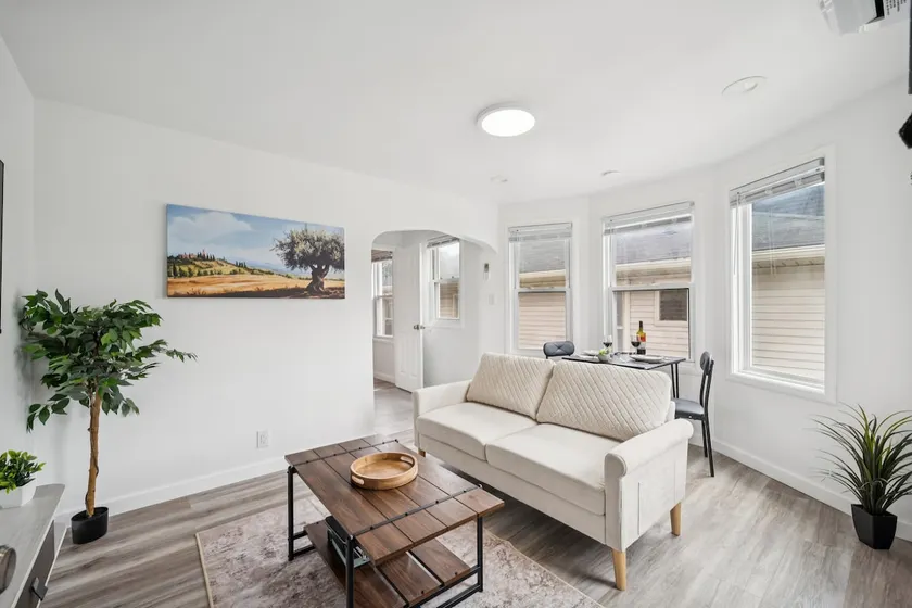 15min to DT • free st. Pkg • heated BA floor • W/D - Image 1